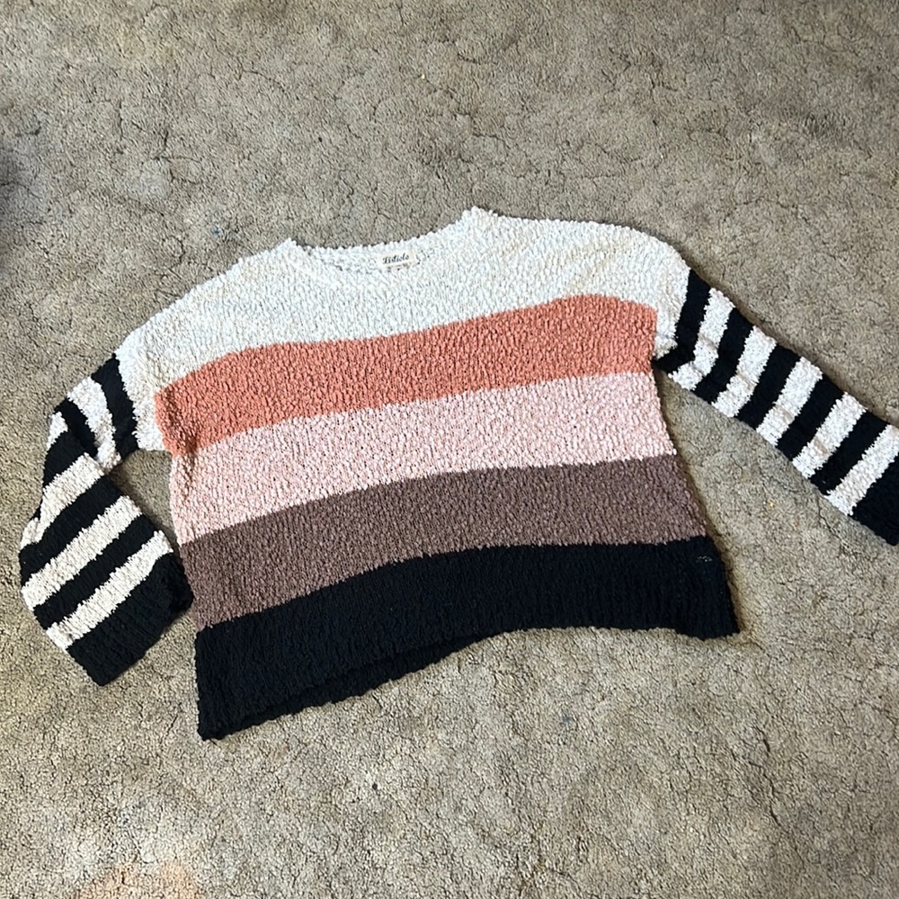 LN women’s Listicle popcorn sweater size large